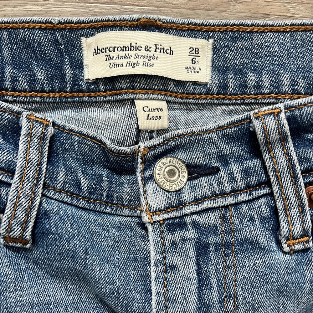 Abercrombie & Fitch ankle straight, ultra high rise jean-curve love size 28/6R